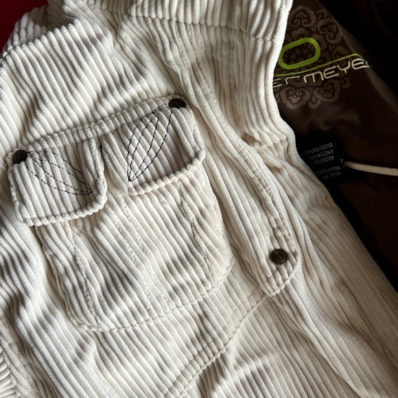 Gorgeous, Obermeyer, thick corduroy jacket, and Roxy beanie - Picture 3 of 9